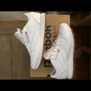 Woman’s Reebok classic shoes